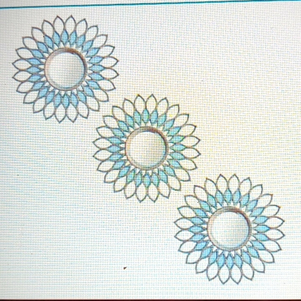Beautiful set of 3 decorative wall mirrors.  NWT!